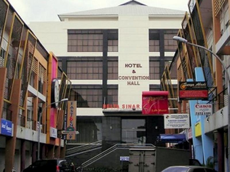 Hotel Delta Sinar Mayang Sidoarjo Esterno foto