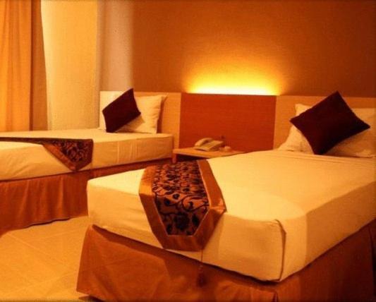 Hotel Delta Sinar Mayang Sidoarjo Esterno foto